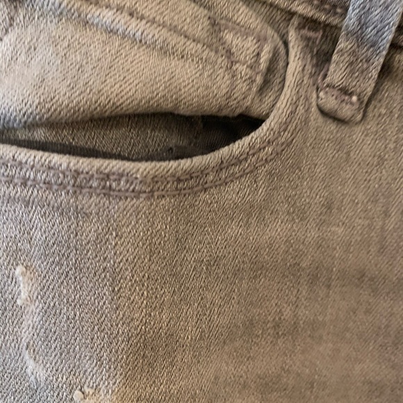 Grey distressed Old Navy Rockstar Jeans - Picture 5 of 10